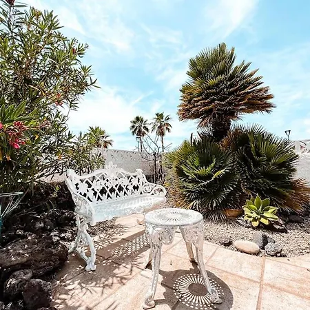Apartment Charming Spanish Style Bungalow, Bbq,wf,terrace Mir09