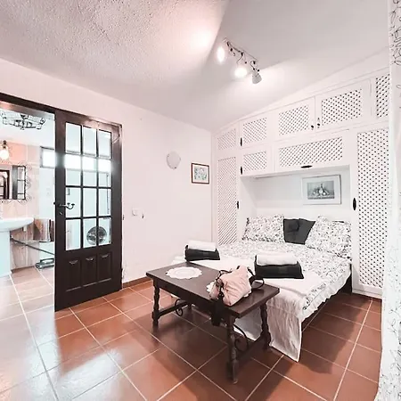 Charming Spanish Style Bungalow, Bbq,wf,terrace Mir09 Appartement