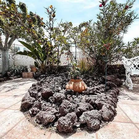 Charming Spanish Style Bungalow, Bbq,wf,terrace Mir09 *
