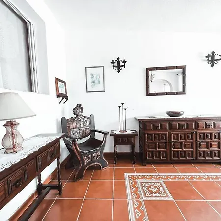 Charming Spanish Style Bungalow, Bbq,wf,terrace Mir09