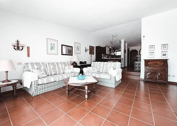 Charming Spanish Style Bungalow, Bbq,wf,terrace Mir09