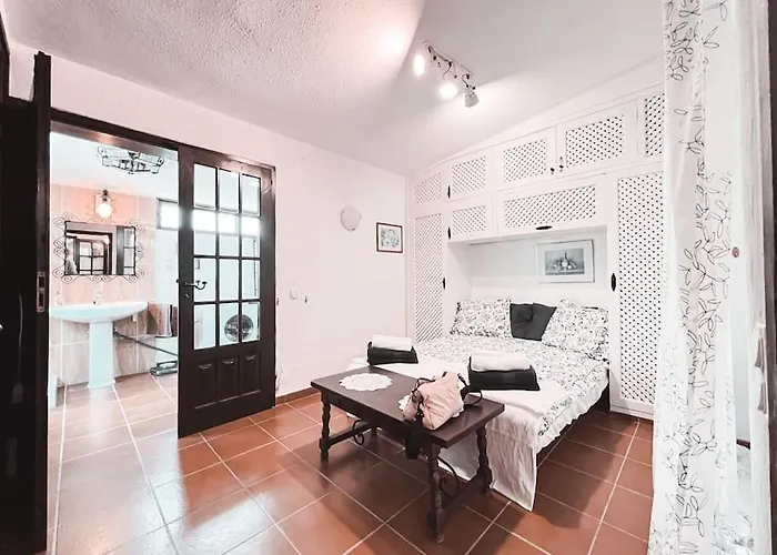 Charming Spanish Style Bungalow, Bbq,wf,terrace Mir09 Apartment