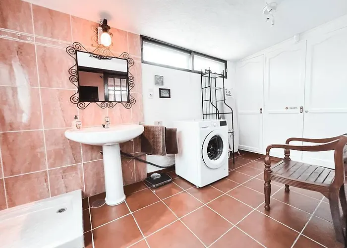 Apartment Charming Spanish Style Bungalow, Bbq,wf,terrace Mir09 *