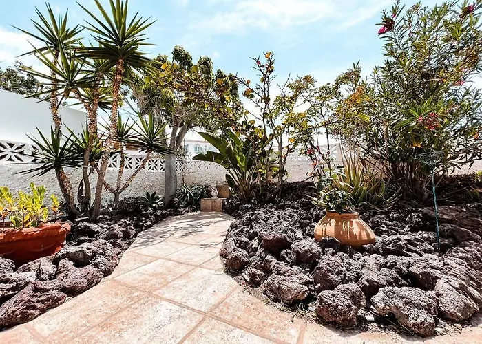 Charming Spanish Style Bungalow, Bbq,wf,terrace Mir09