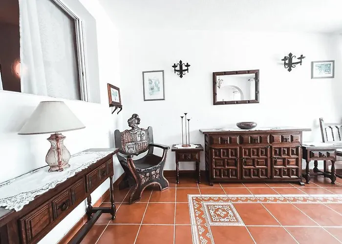 Charming Spanish Style Bungalow, Bbq,wf,terrace Mir09