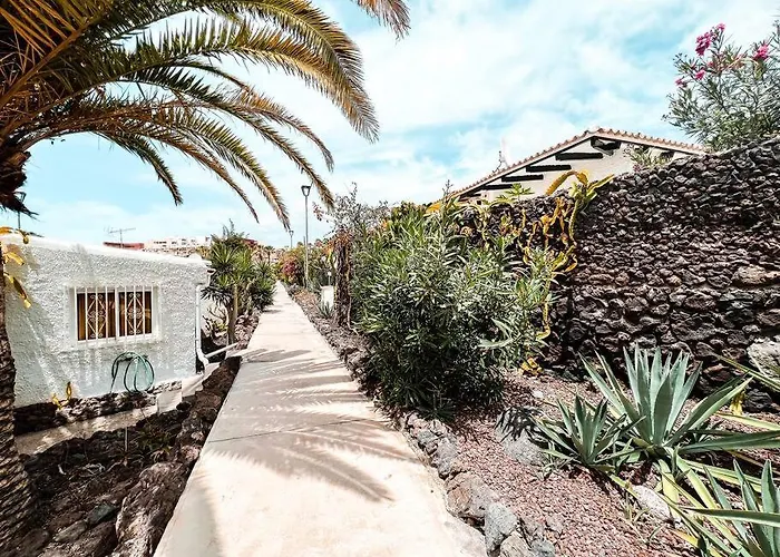 Charming Spanish Style Bungalow, Bbq,wf,terrace Mir09