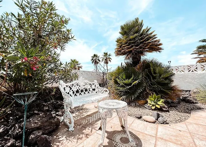 Apartment Charming Spanish Style Bungalow, Bbq,wf,terrace Mir09