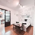 Charming Spanish Style Bungalow, Bbq,wf,terrace Mir09 Appartement
